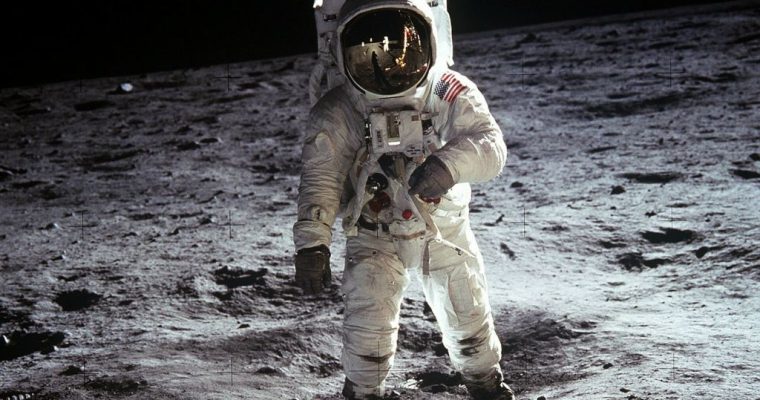Orina humana: un desecho posiblemente útil para construir bases lunares